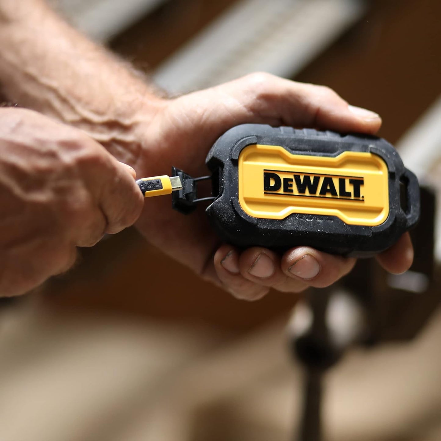 DEWALT Heavy Duty 10,000mAh Portable Power Bank – USB-C Fast Charging Battery Pack